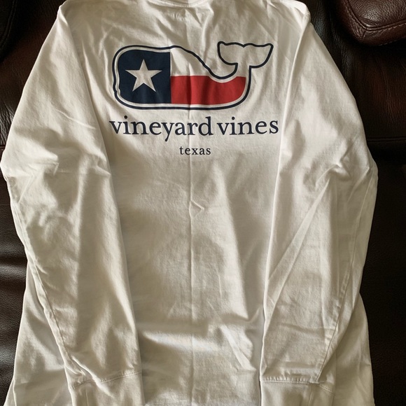 Vineyard Vines Tops - Vineyard Vines long sleeve shirt